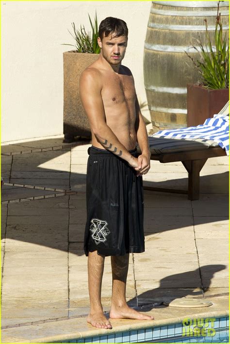 1 direction shirtless|One Direction SHIRTLESS At The Pool (VIDEO) .